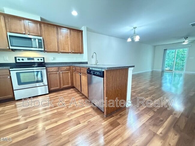 Photo - 8527 Quarton Dr