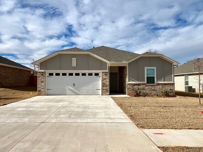 Photo - 3 Bedroom 2 Bathroom 2 Car Garage Home in Oakdale School District