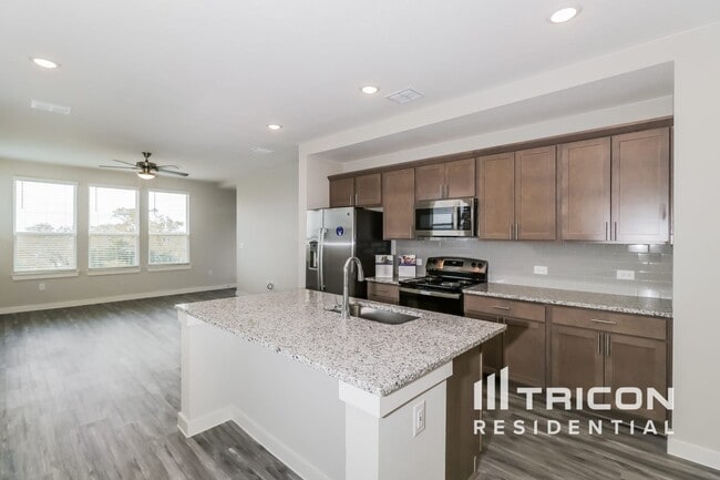 Photo - 1828 Fleabane Bnd