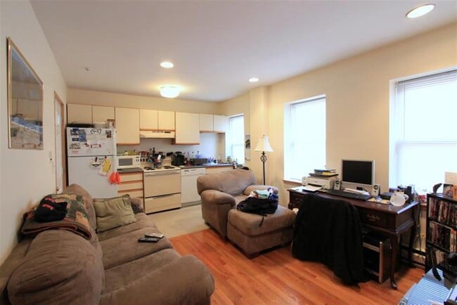 Photo - 32 Ivaloo St Unit 3