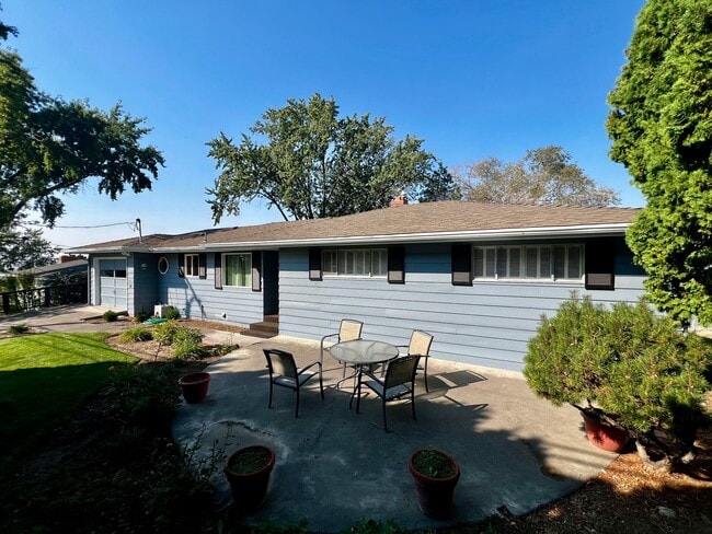 Photo - Beautiful North Hill Home Near Vincent Park!