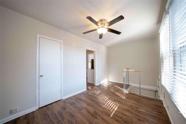 Photo - 716 Lakeview Ave NE Apartment Unit 5