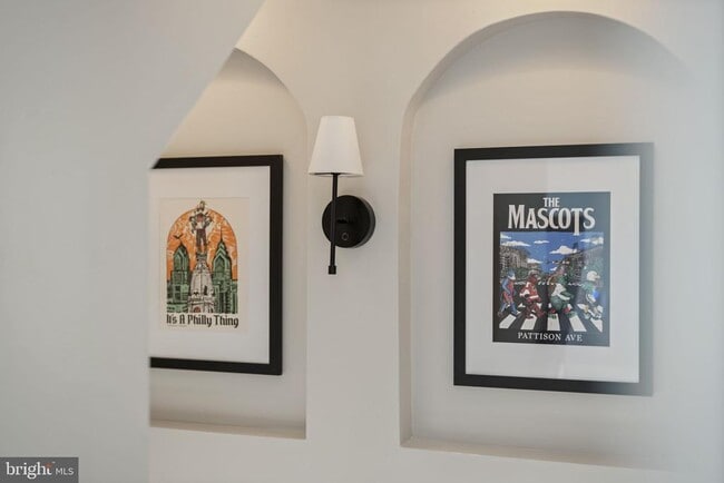 Photo - 526 E Thompson St