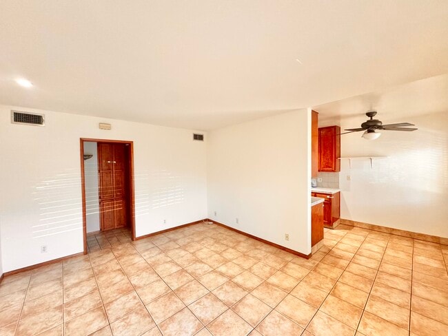 Building Photo - 1278 N Van Ness Ave Unit 2 Rental