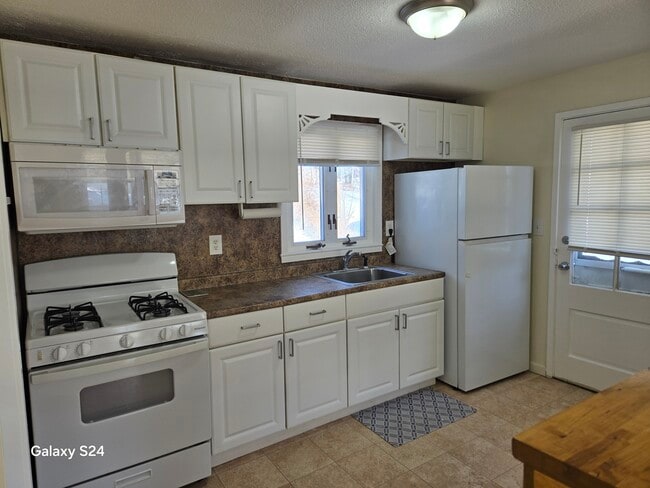 Photo - 94 Cortland Cir