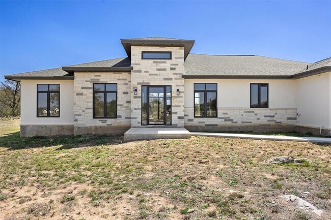 Photo - 333 Spicewood Trails Dr