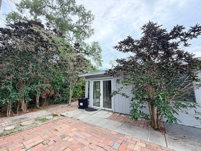 Photo - Available Now! 2 Bed, 1 Bath Duplex