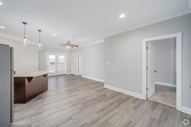 1BR, 1BA - 1,000SF - DIning Room