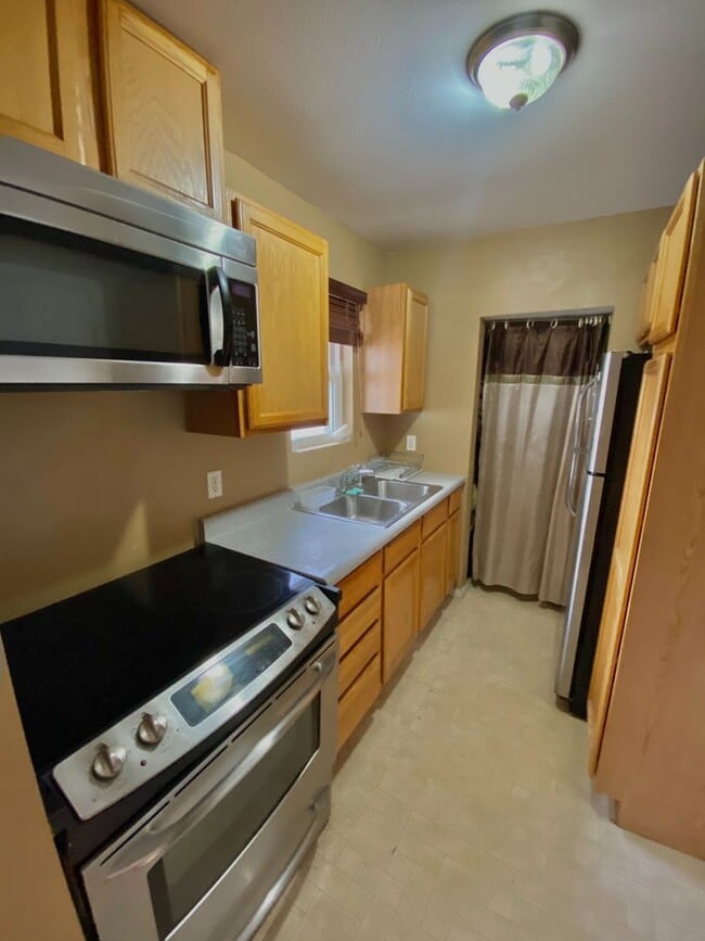 Photo - 706 Railroad Ave Unit 2