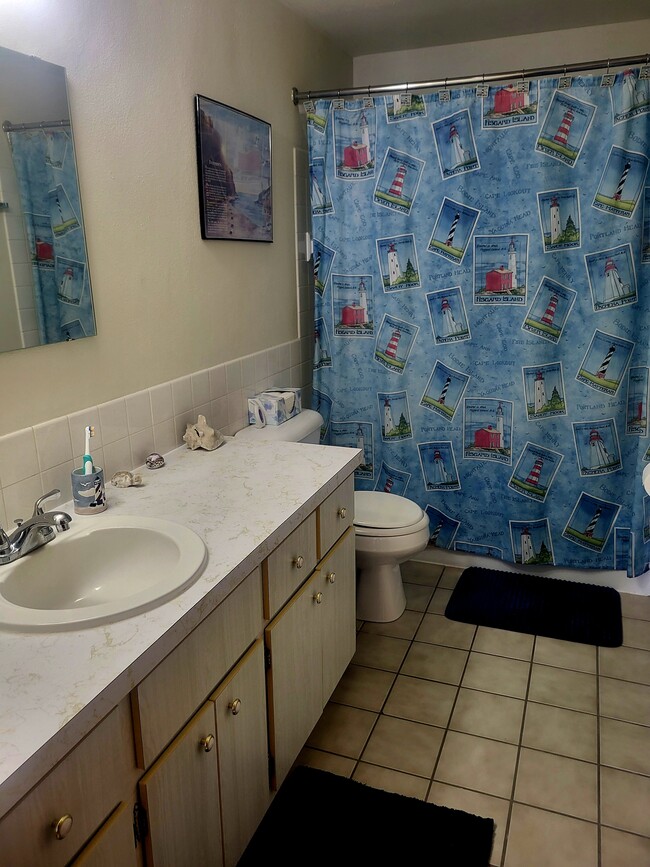 Baño - 941 Buena Vista Dr Unidad #D