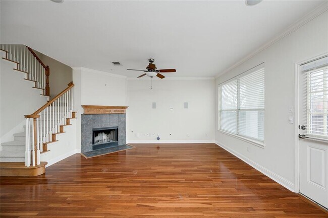 Photo - 1817 Village Oak Ct