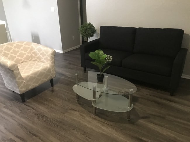 Photo - Las Palomas Apartments