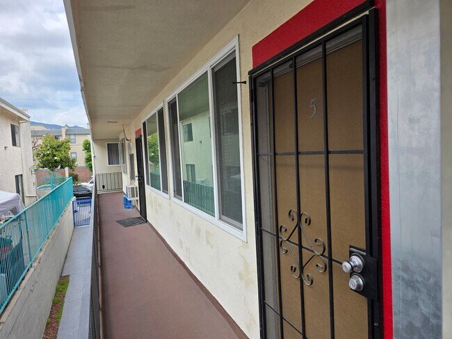 706 E Harvard St Unidad 5