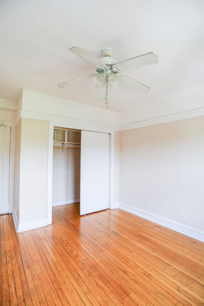 Photo - 7445 N Greenview Ave Unit 424