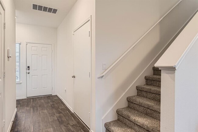 Photo - 18517 Cremello Dr