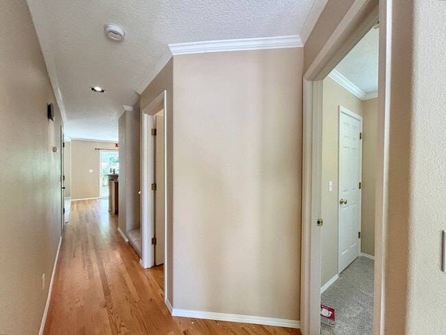 Photo - Spacious 4 Bed, 2.5 Bath House