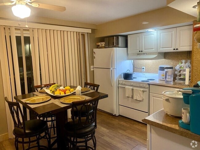 Building Photo - 571 Boxwood Dr Rental
