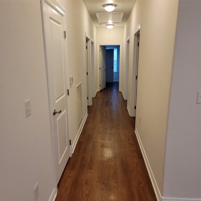 Photo - 322 7th Ave N