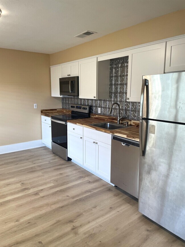 Photo - 414 Arricola Ave