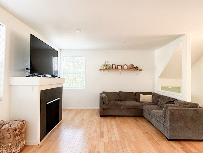 Living room with gas furnace - 15458 SW Mallard Dr