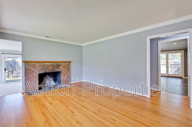 Photo - 485 Benvenue Ave