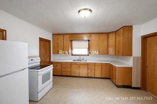 Photo - 445 Main St Unit A