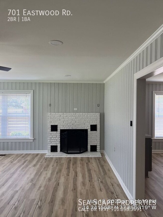 Photo - 701 Eastwood Rd