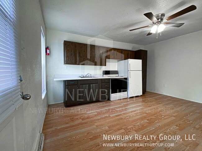 Photo - 33 Hickory St