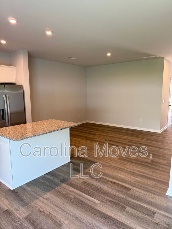 Photo - 179 Randwick Ln
