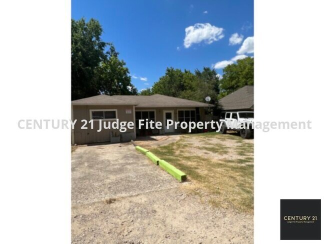 Photo - Studio Converted Garage Apartment In Ennis...