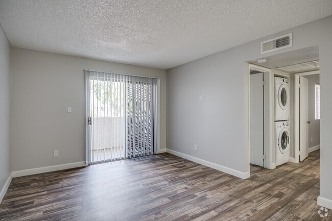 2HAB, 2BA - 950 ft²