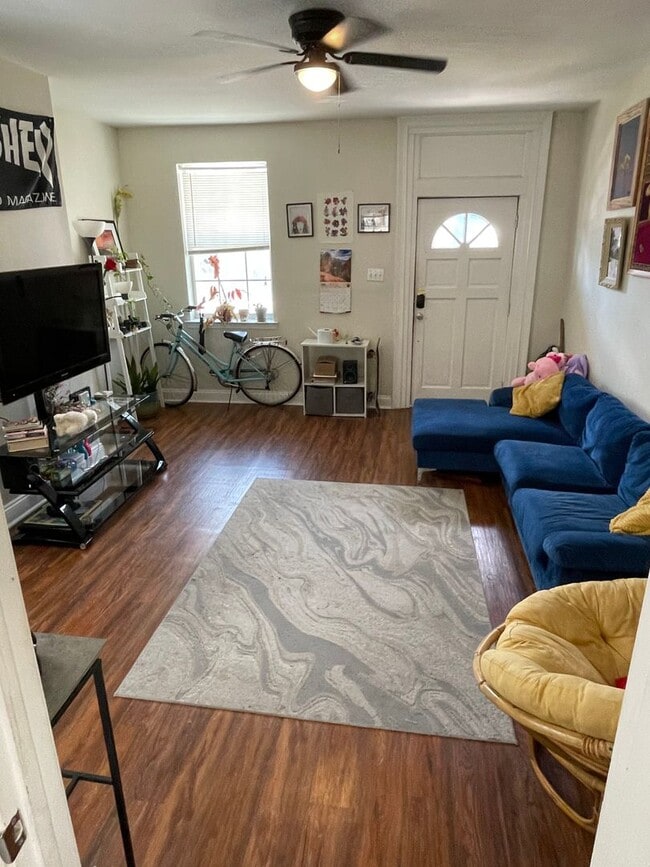 Photo - Renovated 2BD off St Charles Ave with Laundry Unidad 2311 A