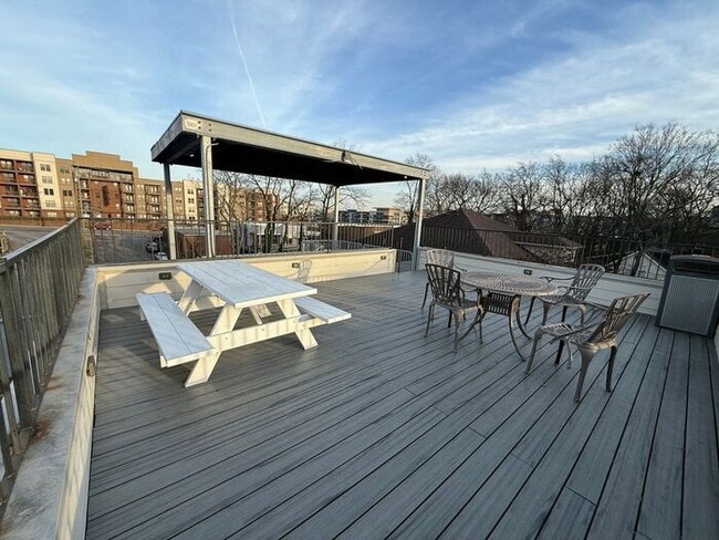 Photo - Modern 1 Bedroom Condo in the Heart of Melrose