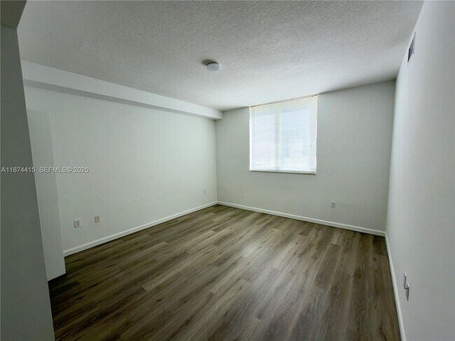 Photo - 18800 NE 29th Ave Unit 328