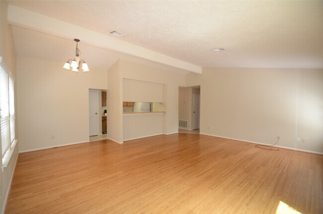 Photo - 56 Fallshire Dr