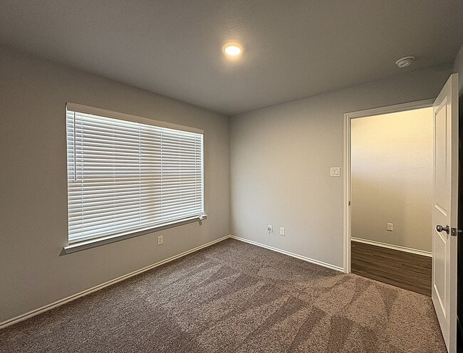 Photo - 1202 Lexington Dr