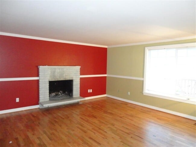 Photo - Charming Everett Rambler — 3 Bedrooms + Bonus Room