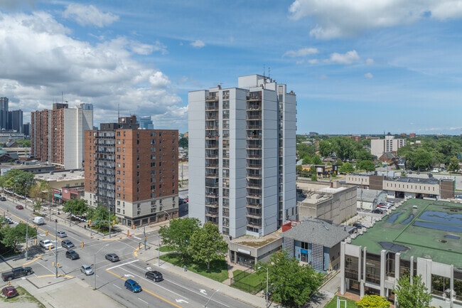 Building Photo - Ouellette Place