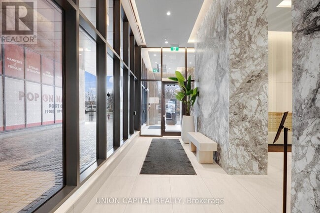 Photo - 215 Lakeshore Rd W Unité 530