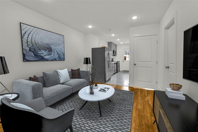 Building Photo - 6644 Lawndale St Unit 1