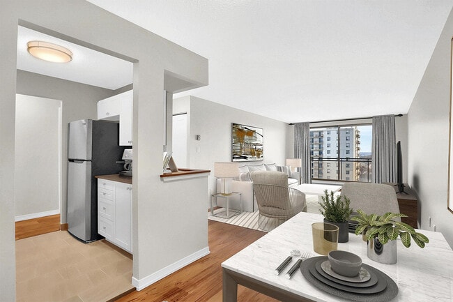 Building Photo - MacDonald