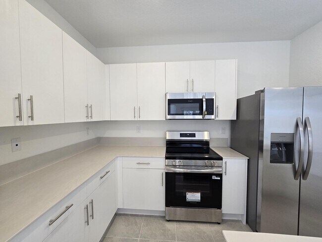 Photo - 170 SE 10th St