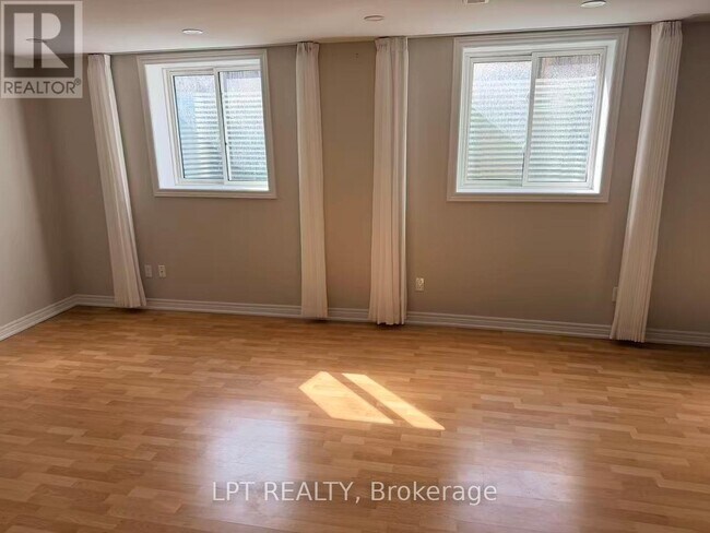 Photo - 50 Royal Gala Crescent