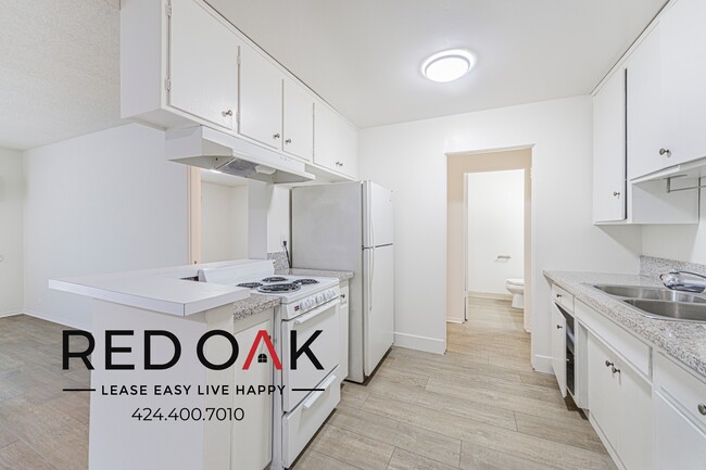 Photo - 2748 Montrose Ave Unit 5