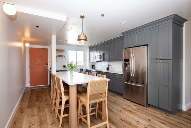 Building Photo - Amazing 4BR/2BA - Condo in the heart of North Park! Unit 201