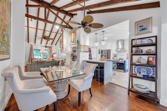 Photo - 725 SE 7th St