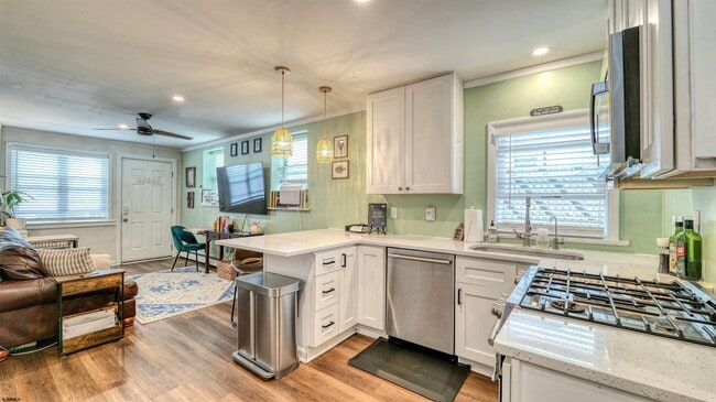 Photo - 117 Newport Ct Unidad A