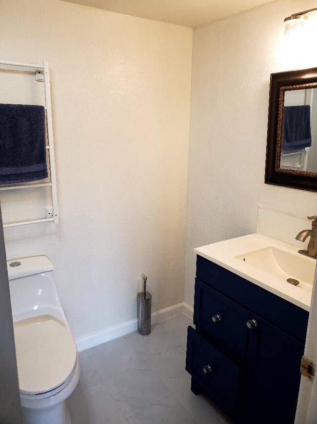 Photo - 1430 Clipperton Ave