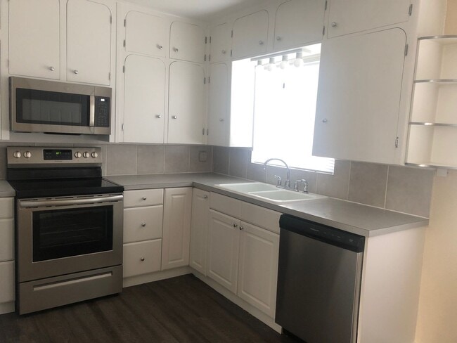 Photo - 3-Bedroom 1-Bath (A/C) Private Back Yard - Garage $1,875 (Albany)