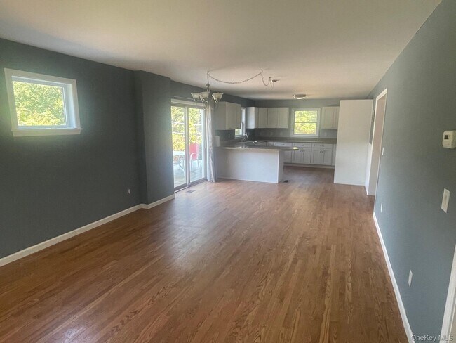 Photo - 484 N Magee St